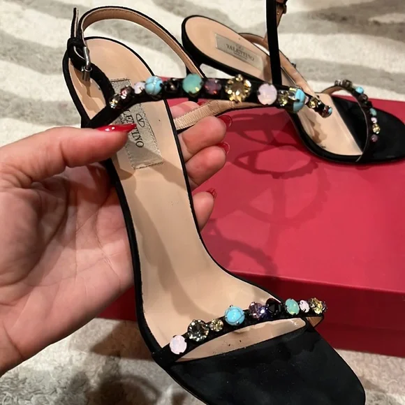 VALENTINO GARAVANI Rockstud Embellished Sandals - Picture 2 of 7